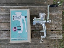 Universal Fleischhackmaschine Fleischwolf  Manuell Rarität Guter Zustand Aktion