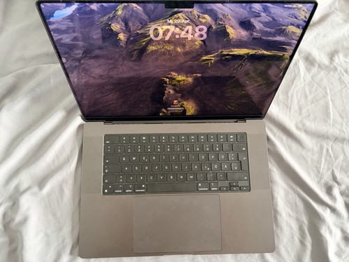 Apple macbook pro max - pro,