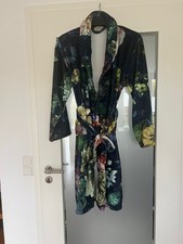Essenza Damen Bademantel XXL – Nachtblau mit floralem Muster- kuschelig&elegant