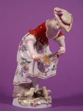 Original Meissen Porzellan Figur Pariser Ausrufer Frau mit Hühnchen Kaendler