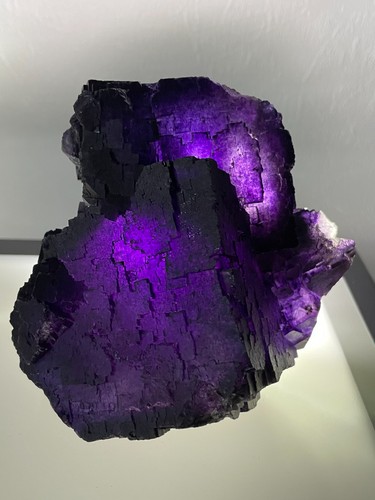 Tief violetter fluorit - violetter,