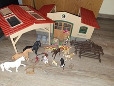 Schleich Pferde Stall Viel Zubehör mit Reiterin