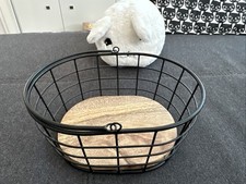 Kleines Drahtkörbchen Mango Holz Schwarz H&M Henkel Korb Obst Pflanze Utensilien