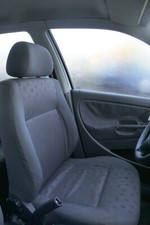 VW Polo 6N2 Ibiza vorne links Sitz Fahrersitz 4/5-Türer mit Airbag 