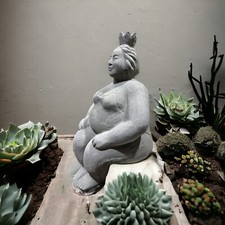 Kantenhocker - Eva auf Kante