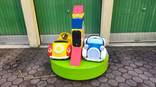 Kinderkarussell zwei autos - kinderkarussell,