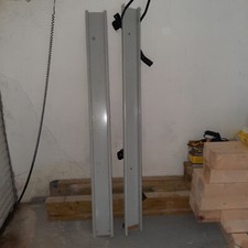 Motorradstandschiene für Hänger mit Rampe