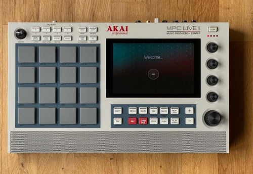 Akai mpc live - retro, edition