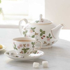 Wedgwood Wild Strawberry Bone