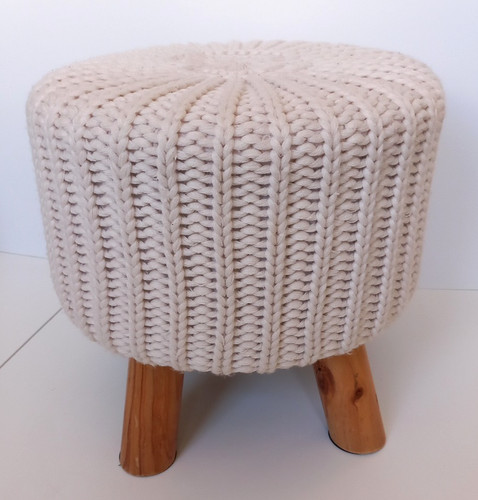 Gestrickter pouffe fußhocker - gestrickter,