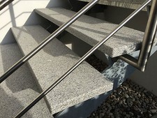 Trittstufe Granit grau Blockstufe Podest Naturstein 8cm massiv für Stahltreppe +