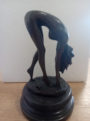 Bronze skulptur frau bückend - skulptur,