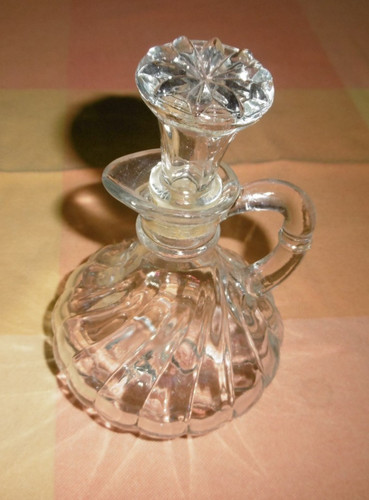Kleine karaffe mit ausguss - mit,
