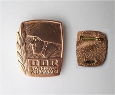 DDR NVA Stasi Bestenabzeichen