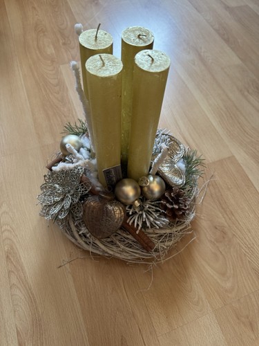 Adventskranz goldene kerzen - -,