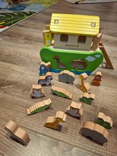 Arche Noah, EverEarth aus Holz