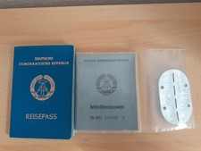 Ddr pass und wehrdienstausweis - und,