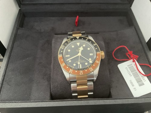 Tudor black bay gmt - black,