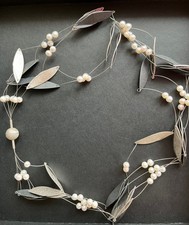 Üppiges Collier mit