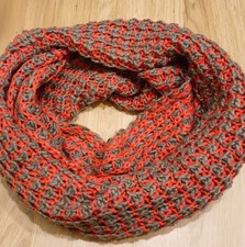 Vila Loop handgestrickt
