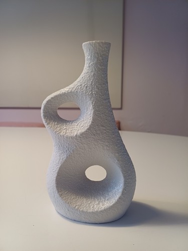 Sgrafo modern vase - sgrafo, lochvase