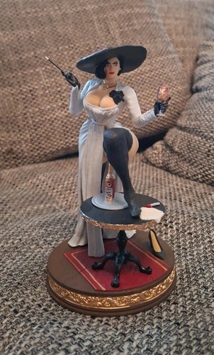 Lady dimitrescu resident evil - dimitrescu,