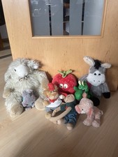 8 super süße Kuscheltiere suchen ein neues Zuhause ?