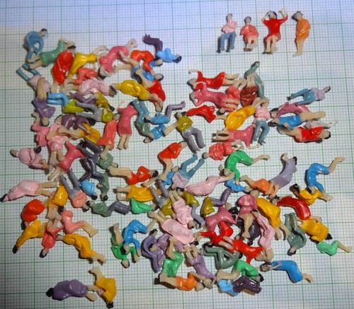 1000 sitzende figuren - sitzende,
