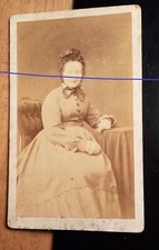 Frau Frändling ? im Reifrock