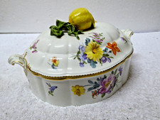 Nymphenburg, handbemalte Porzellan Deckelterrine Blumen , Zitronendeckel , 25233