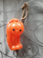 DDR Spielzeug Katze Schlüsselanhänger Plaste Puppe Figur Plaho Biggi Ari