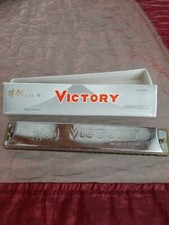 Mundharmonika, Victory