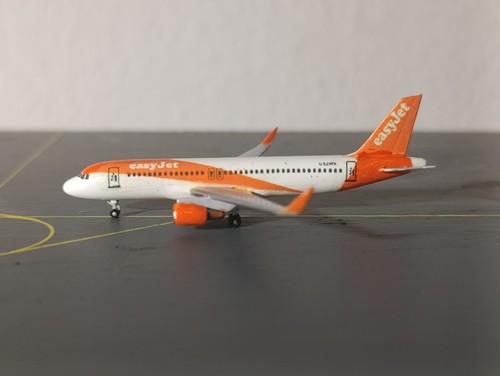 Custom easyjet - custom, (wie