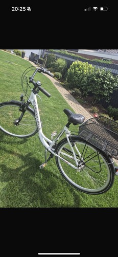 Fahrrad mit korb - fahrrad,