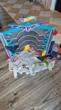 Große Hot Wheels Parkgarage