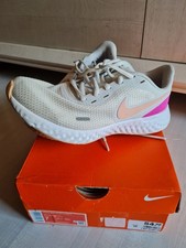 NIKE  Revolution  Sneaker Gr.38 Weiß Laufschuhe Schulsport OVP