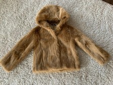 Modische Winterjacke