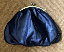 Cacharel: große lila-farbige Handtasche mit Klippverschluß, leider ohne Gurt