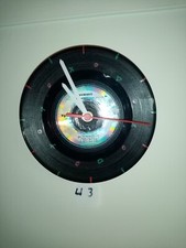 7" Quarz Wanduhr - Mehr Siehe Bilder - 7" Vinyl unter einer Musik CD.