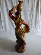 Holzfigur Landfrau von Otto Birkenbach Kleinwalsertal