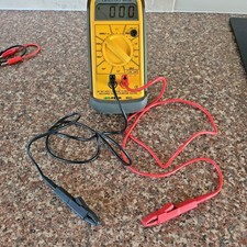 ISO-TECH 9023 Digitales Kapazitätsmessgerät (RS Components 205-7496)