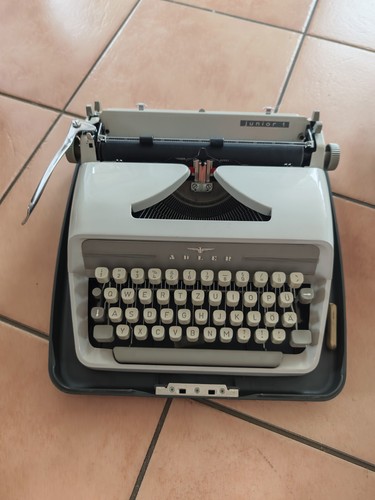 Vintage schreibmaschine adler - vintage,