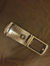 Motorola RAZR2 series V9 Perfekt! Chrom