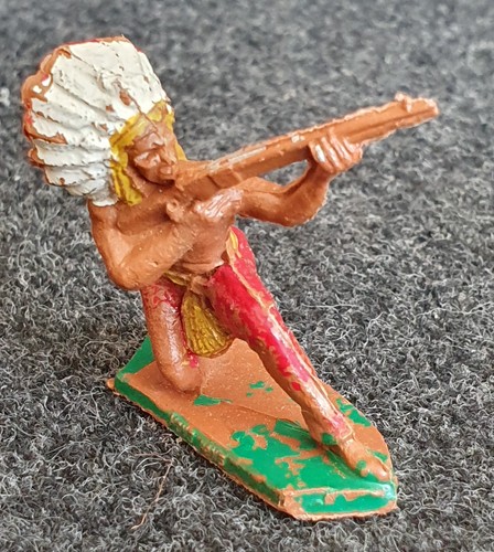 Ddr indianerhäuptling kniend - ddr,
