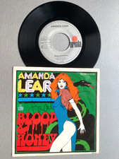 AMANDA LEAR  Original signed