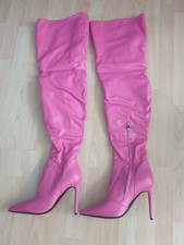 Sehr lange Overknee-Stiefel