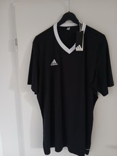 Adidas T-Shirt in schwarz