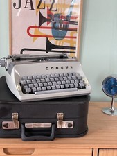 Beautifully designed & Fully working Consul typewriter, Schreibmaschine 60s,case