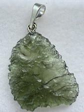 Natürlicher Moldavit Rohstein