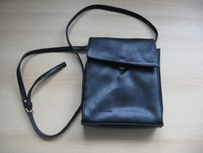 Schicke Damen Schulter/Deckeltasche aus schwarzen Leder,NEUWERTIG